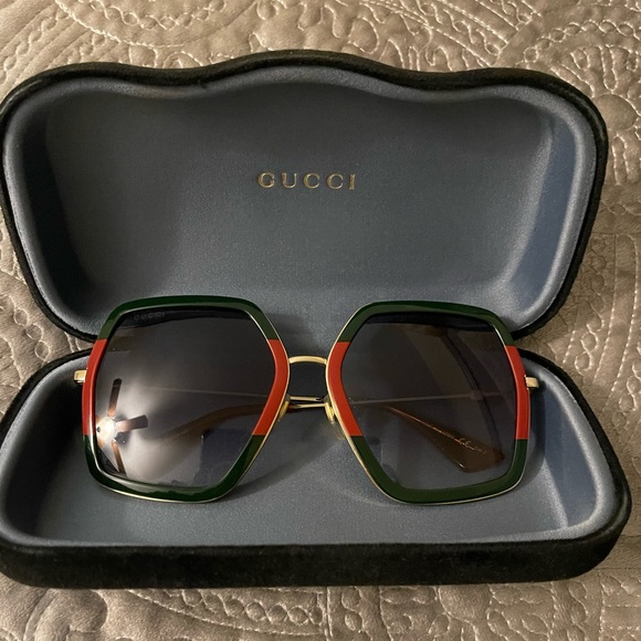 Gucci Shades - Picture 2 of 7